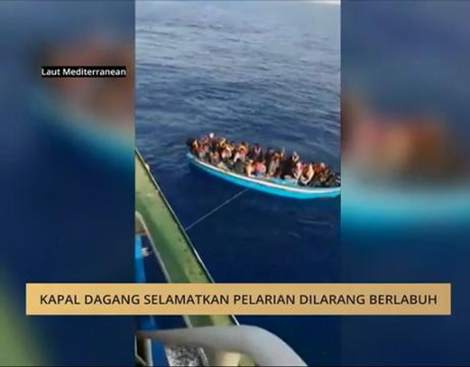 Kapal dagang selamatkan pelarian dilarang berlabuh