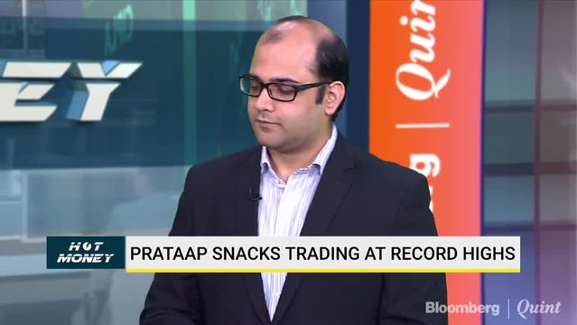 Analysts' View On Buzzing Stocks Like Axis Bank, Manappuram Finance, Prataap Snacks & More On Hot Money With Darshan Mehta