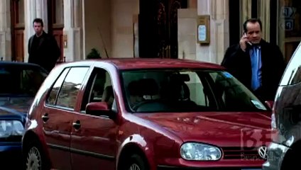 Conejo en la luna Tráiler