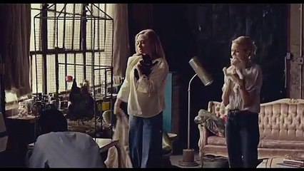 Mientras somos jóvenes Tráiler