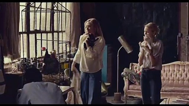 Mientras somos jóvenes Tráiler