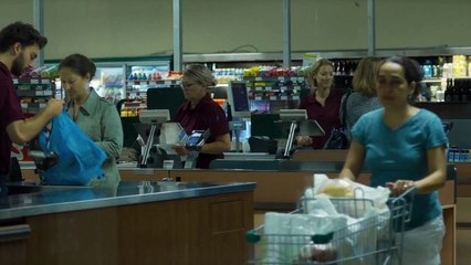 'Glass Houses'- Tráiler oficial