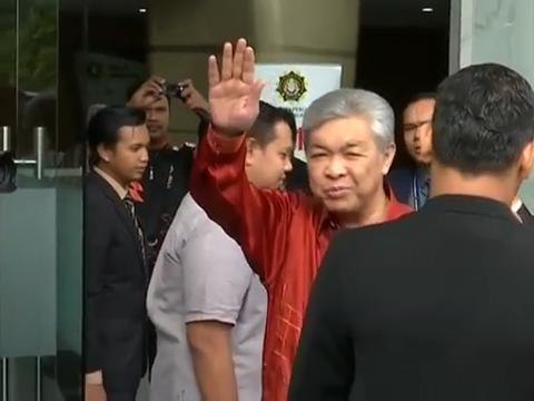 Zahid Hamidi di Ibu Pejabat SPRM beri keterangan