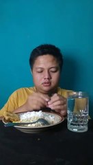mukbang tercepat  nasi goreng buatan bapak tanpa kecap #short
