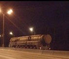 Rusya'nın Topol-M balistik füzesi Moskova yollarında görüntülendi