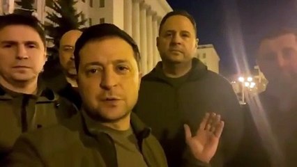 Zelensky gece sokağa çıktı: Kiev’de öleceğim