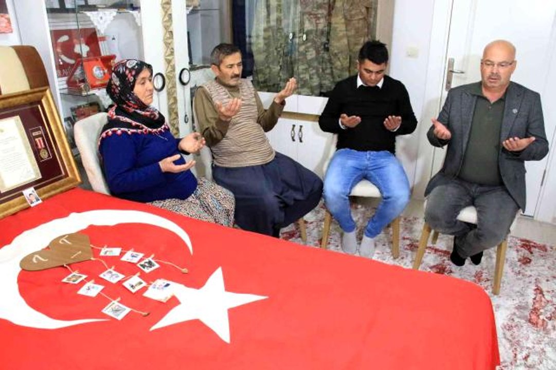 Şehit babası: "Vatanımız, milletimiz için her zaman göreve hazırız"
