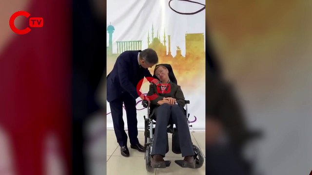 Melih Gökçek'ten, Stephen Hawking'in balmumu heykeline: 'Nasıl öbür taraf? Rabbimi inkâr ediyordun değil mi?'