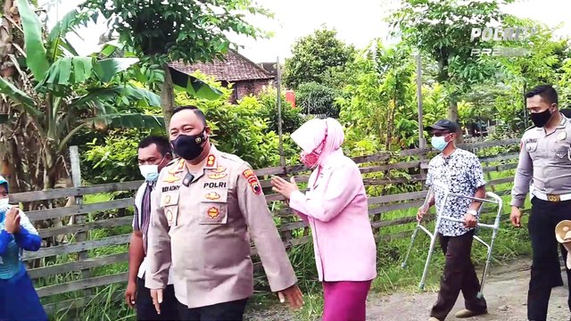 Peduli penyandang disabilitas, Kapolres Demak beri kaki palsu kepada Kiki