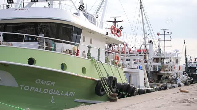 KIRKLARELİ - İğneada'daki balıkçılar fırtına nedeniyle iki gündür denize açılamıyor