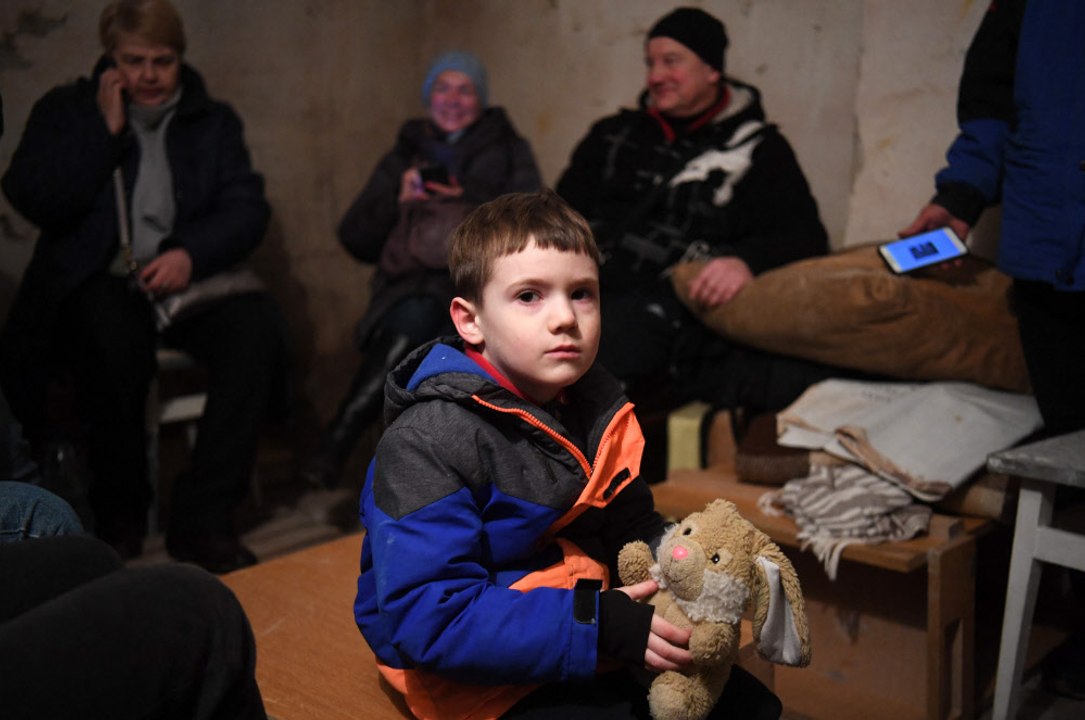 Kiew: Nacht im Luftschutzbunker, Raketen in Stadtzentrum