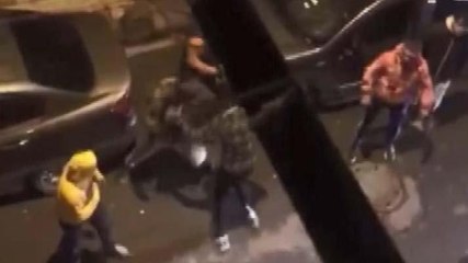 İstanbul’da sokak ortasına iki grup birbirine girdi