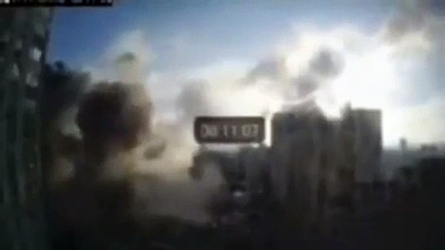 Attacco russo in Ucraina, colpito edificio residenziale a Kiev