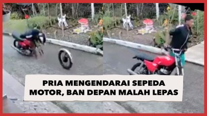 Terekam CCTV, Seorang Pria Mengendarai Sepeda Motor Malah Ban Depan Lepas