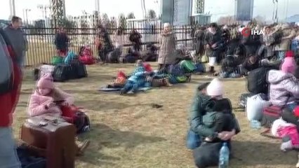 Ukrayna-Polonya sınırında yoğunluk sürüyor