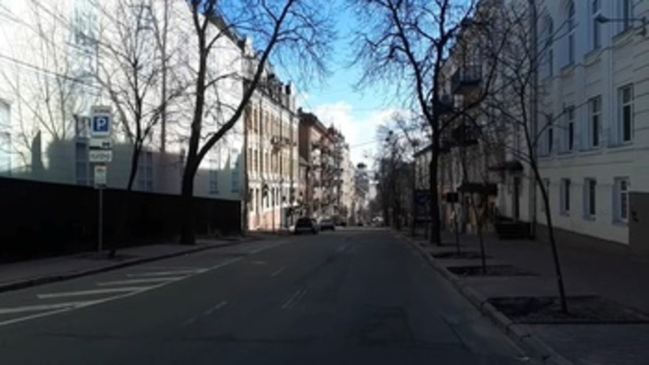 Kiev, una ciudad fantasma a la espera de los tanques rusos