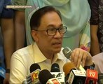 Anwar Ibrahim sokong Tun Mahathir, Wan Azizah