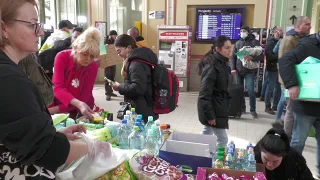 Rusya'nın Ukrayna'ya saldırılarının ardından siviller Polonya'ya gelmeye devam ediyor