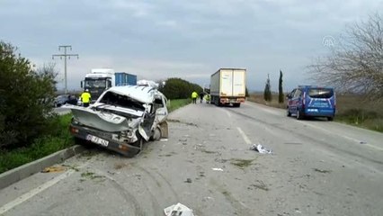 Son dakika haber... Otomobille kamyon çarpıştı, 1 kişi öldü, 1 kişi yaralandı