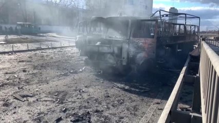 Son dakika haberi | Kiev'de vurulan Rus askeri ikmal araçları görüntülendi