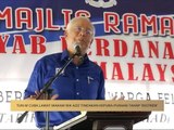 #MalaysiaMemilih: Tun M cuba lawat makam Nik Aziz tindakan kepura-puraan tahap 'ekstrem'