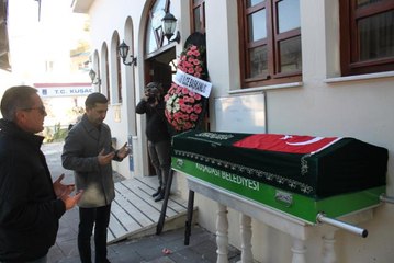 Caz sanatçısı Ahmet Muvaffak Falay, Kuşadası'nda son yolculuğuna uğurlandı