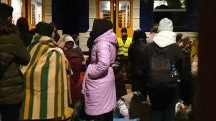 Un tren especial entre Ucrania y Polonia canaliza la ayuda humanitaria polaca