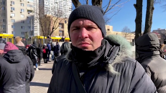 Ce qu'il faut retenir de la 5e journée de guerre en Ukraine : civils tués, pourparlers, sanctions