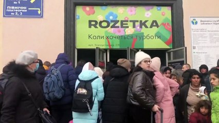 Rússia diz ter parado ofensiva num dia em que mísseis atingiram edifícios residenciais