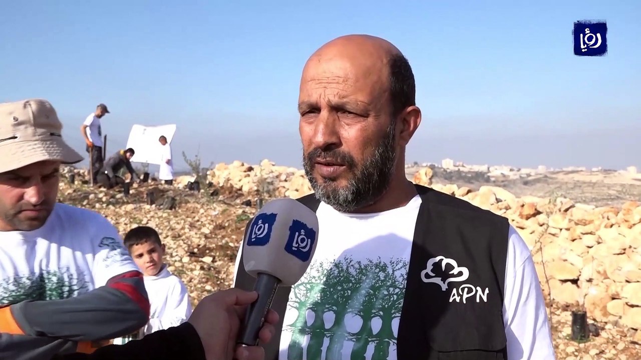 ضمن برنامج المليون شجرة في فلسطين.. زراعة 200 شجرة مثمرة في بيت فجار