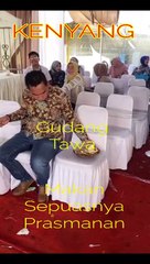 Mantul Makan Kenyang di tempat Hajatan