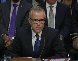 Bekas timbalan pengarah FBI dipecat