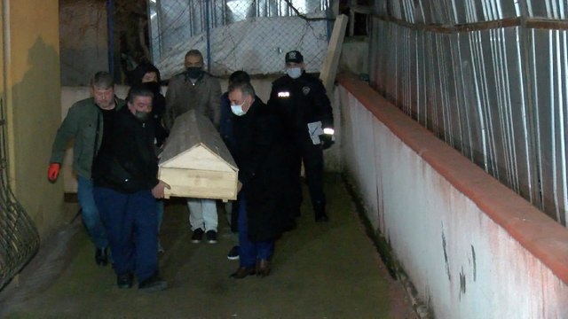 Pendik’te dehşet: Eşini bıçaklayarak öldürdükten sonra intihar etti