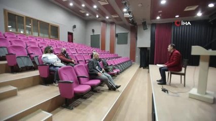 Bu sahnede engeller tiyatro ile aşılacak