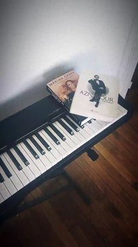 Amel Bent enceinte : elle dévoile de rares photos de sa maison en plein congé mat'