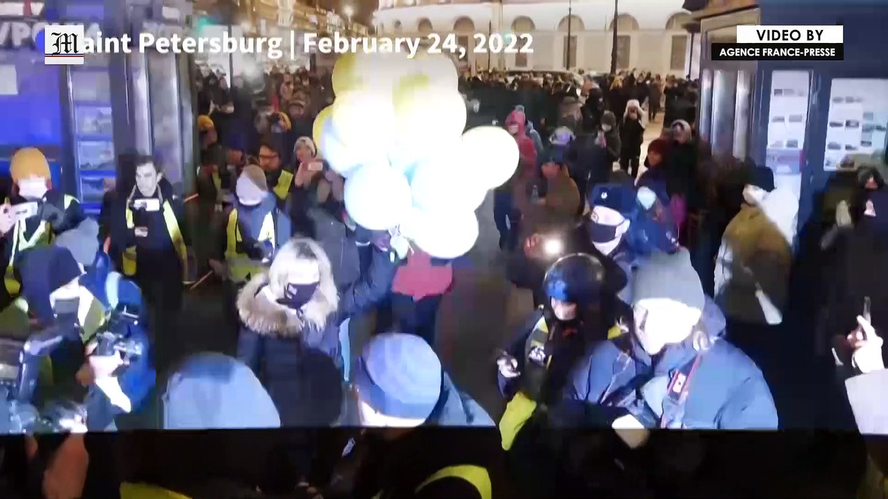 Russian police arrest anti-war protesters in Saint Petersburg