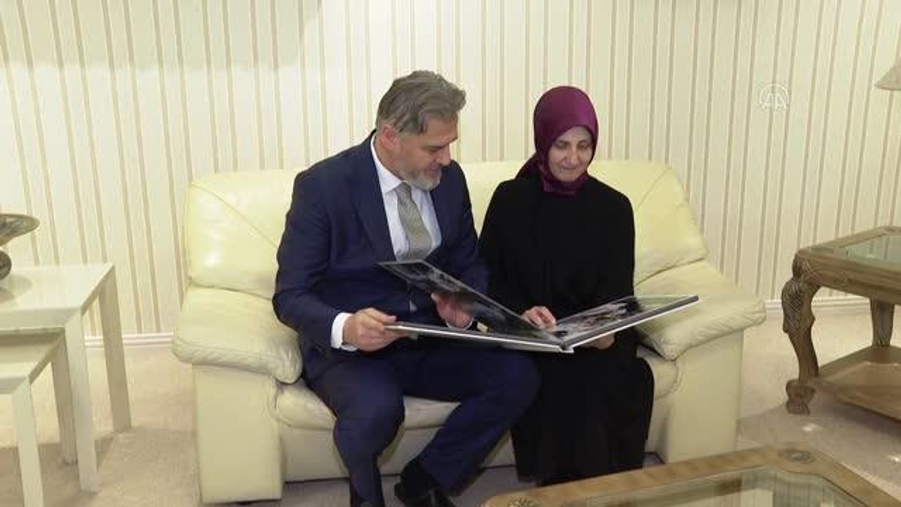 Eski başbakanlardan merhum Necmettin Erbakan'ı, kızı ve damadı anlattı