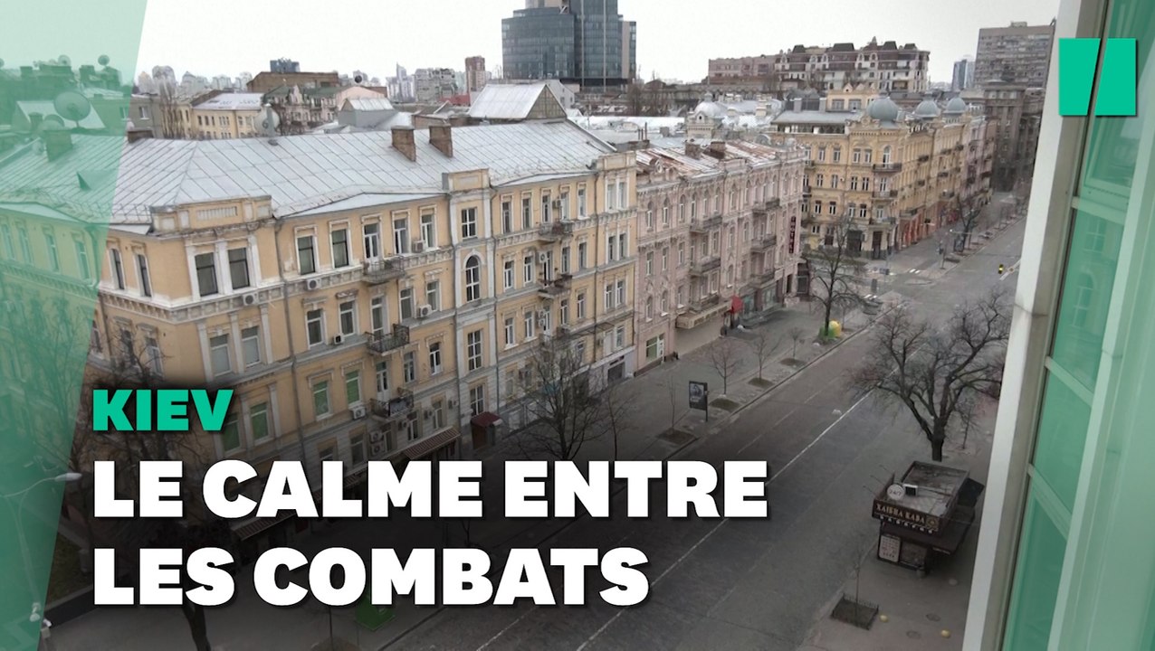 Kiev ville fantôme sous couvre-feu la journée après les combats