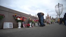 Rus muhalif Boris Nemtsov ölüm yıl dönümünde öldürüldüğü yerde anıldı