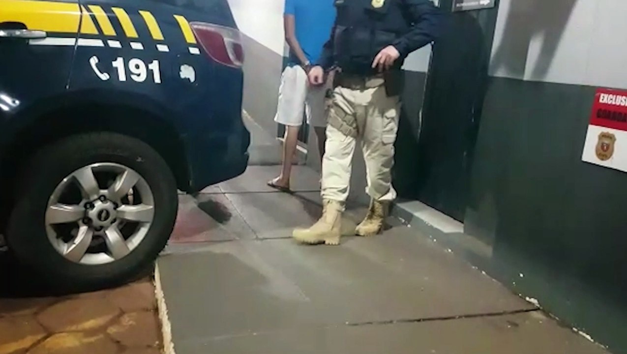 Dono de bar é detido pela PRF após menor ser flagrado consumindo bebida alcoólica no estabelecimento