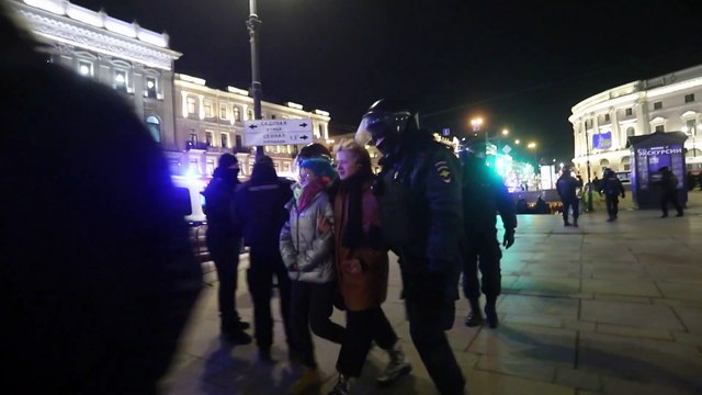 Malgré la répression, les manifestations anti-guerre se multiplient en Russie