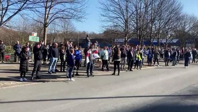 Leeds United fans chant Marcelo Bielsa’s name outside Elland Road
