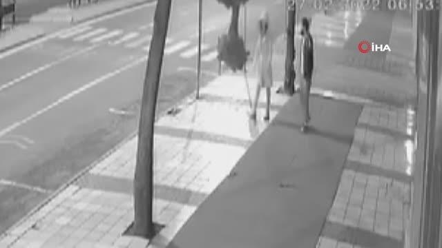 Son dakika haber | Tartıştığı kadını sokak ortasında tekme tokat dövdü... Dehşete düşüren o anlar kamerada