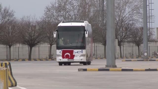 Ukrayna'daki Türk vatandaşlarının otobüslerle tahliyesi sürüyor