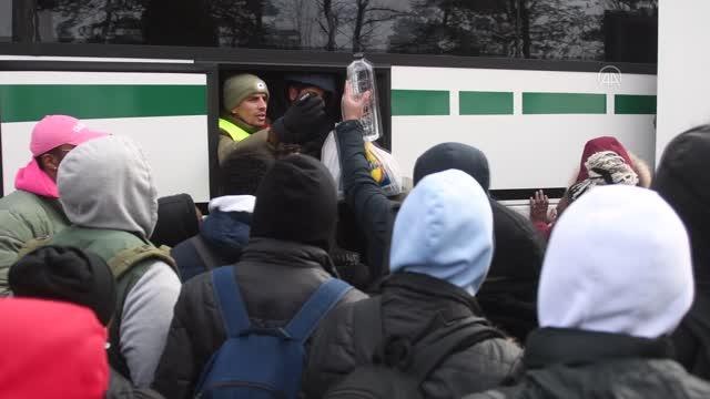 Rusya'nın Ukrayna'ya saldırılarının ardından siviller Romanya'ya gelmeye devam ediyor