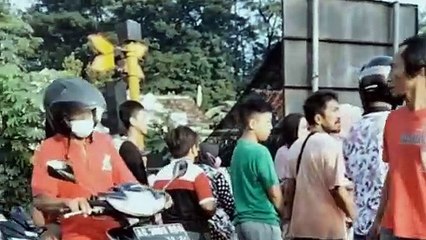 KECELAKAAN BUS PARIWISATA DAN KERETA API DI TULUNGAGUNG