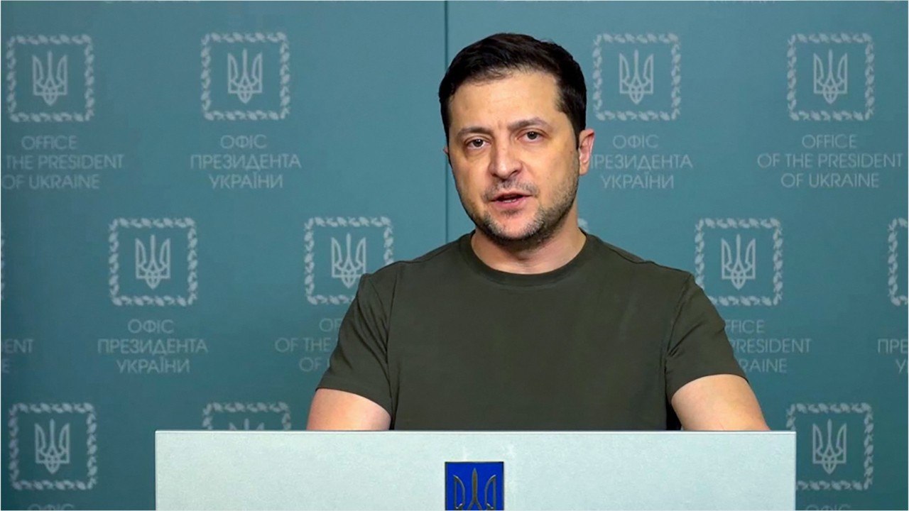 Voici - Volodymyr Zelensky : comment l'humoriste et comédien est-il devenu le président de l'Ukraine ?