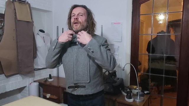 Kilts, jeans et autres vestes inédites : René Hanarte a l’étoffe d’un « Jambes-Paul » Gauthier