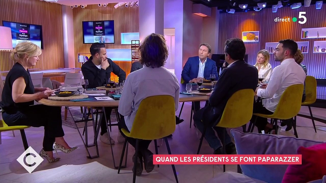 Extrait de l'émission C à vous durant laquelle Renaud Revel évoque une photographie de Jacques Chirac que sa fille Claude ne voulait pas qu'on voie.