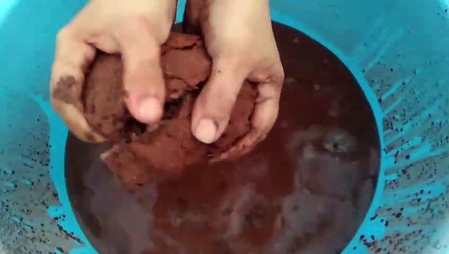 ASMR Delicious pure red dirt chunks messy water crumbles Cr; Crumbly crunchy asmr yt
